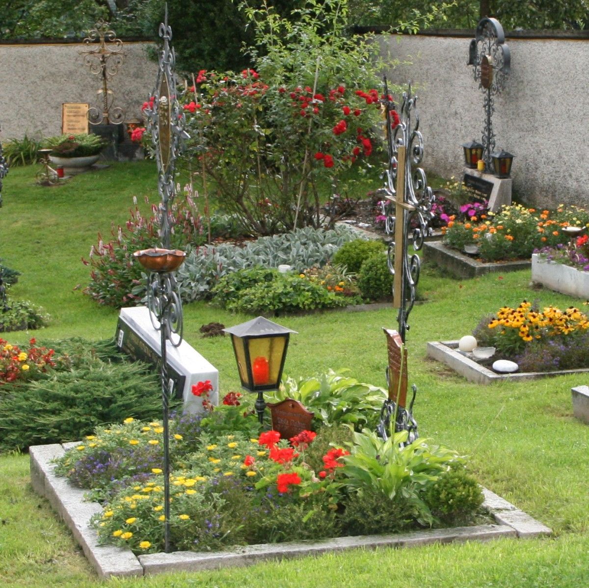 Gräber am Friedhof Schlaiten