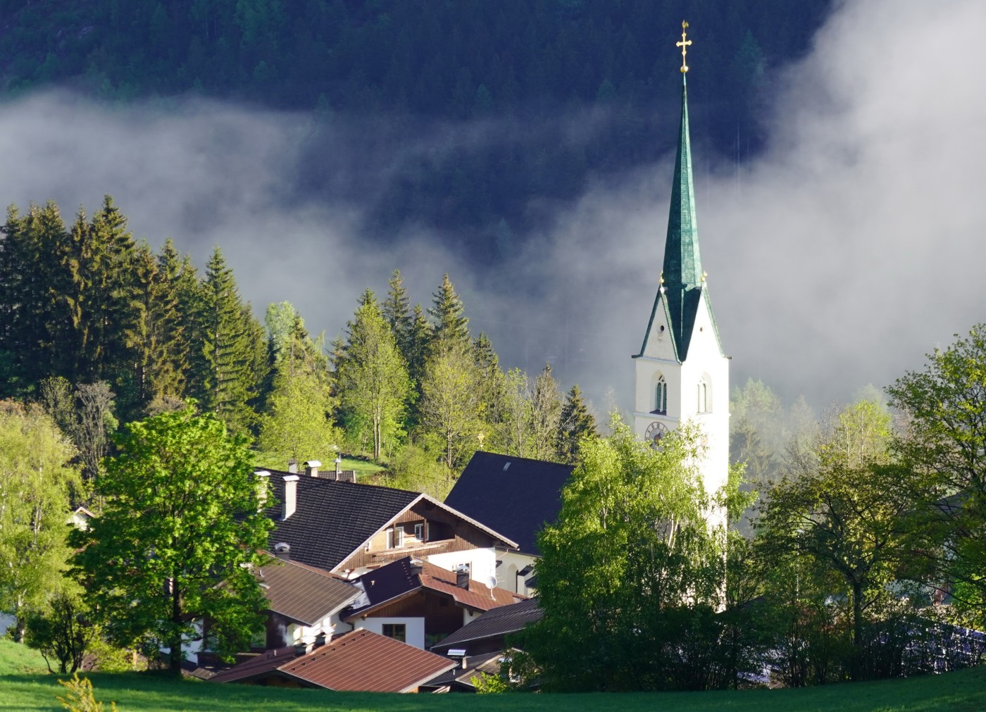 Außenansicht der Pfarrkirche Schlaiten